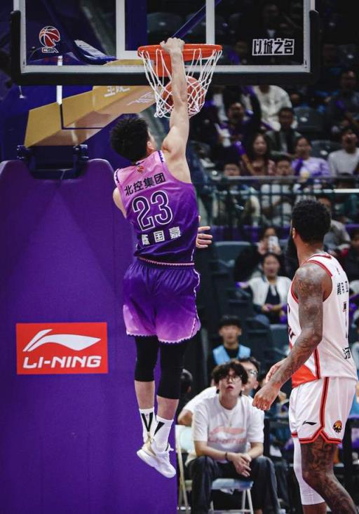 陈国豪合同到期引哄抢，5家俱乐部争抢留北控无望被荒废