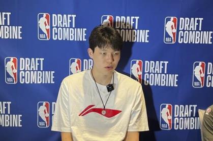 媒体人：杨瀚森完成第三支队伍试训，即将开启第四支队伍试训